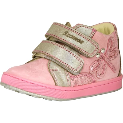 Szamos lány átmeneti gyerekcipő