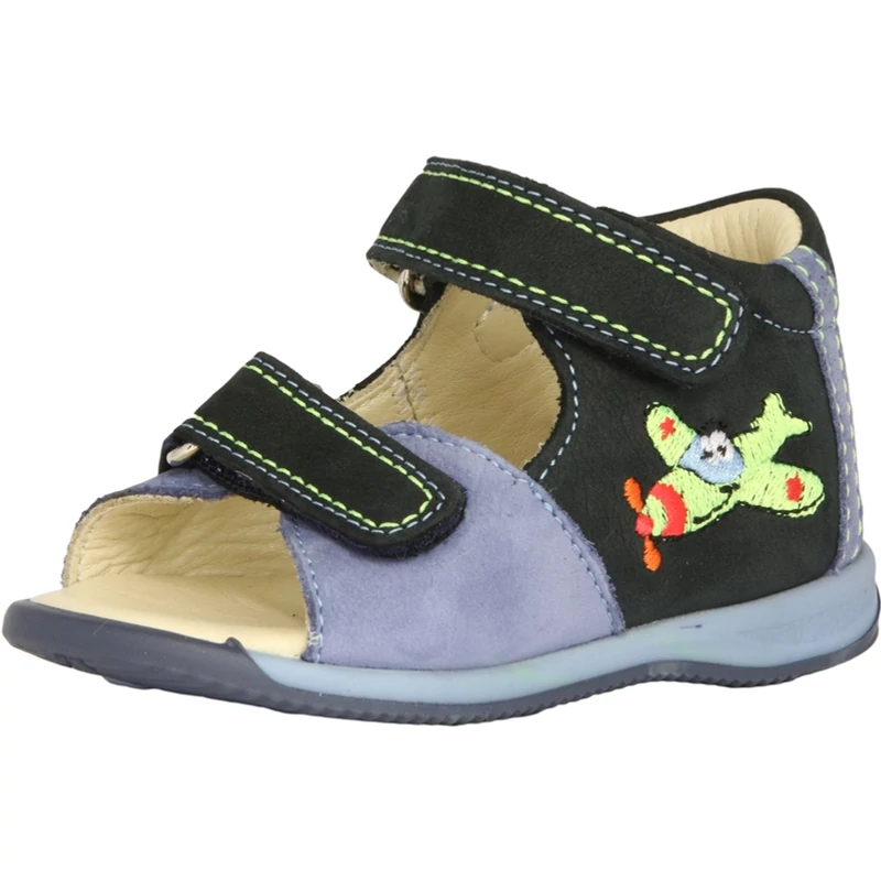 Szamos fiú gyerekszandál