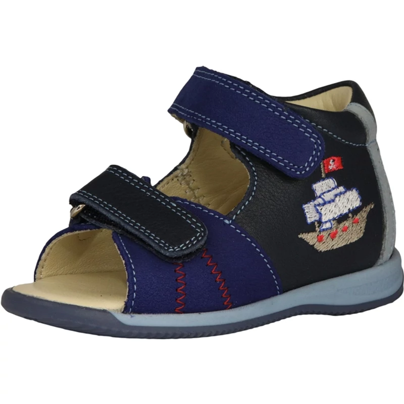 Szamos fiú gyerekszandál