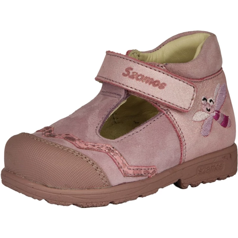 Szamos lány supinált nyitott gyerekcipő